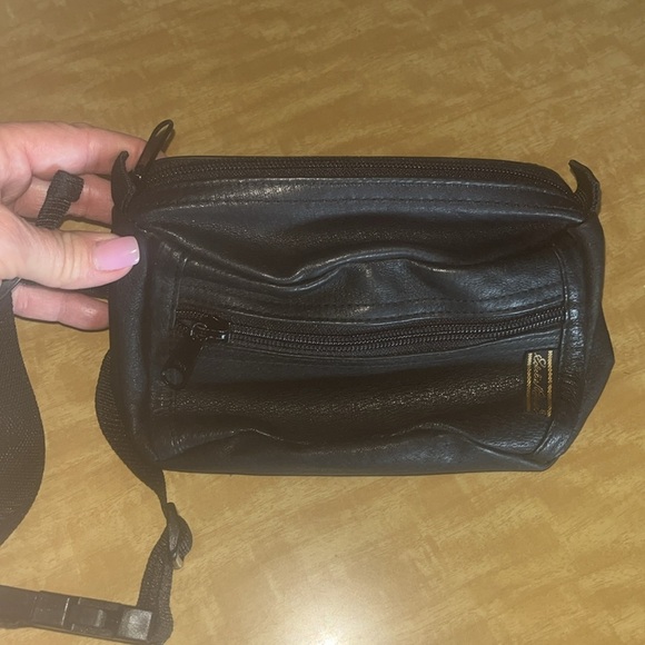 Eddie Bauer black Belt Bag w/ Adjustable Strap & Zippered Compartments - Picture 2 of 8